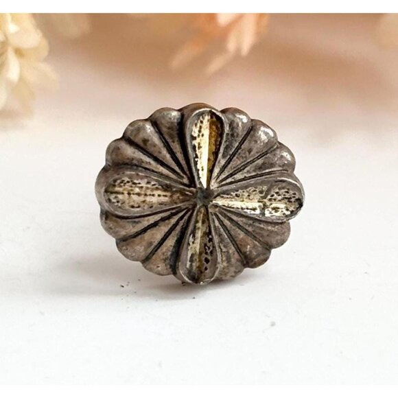 Sterling Silver Scalloped Teeny Tiny Vintage Floral Shaped Push Back Pin - Picture 1 of 10